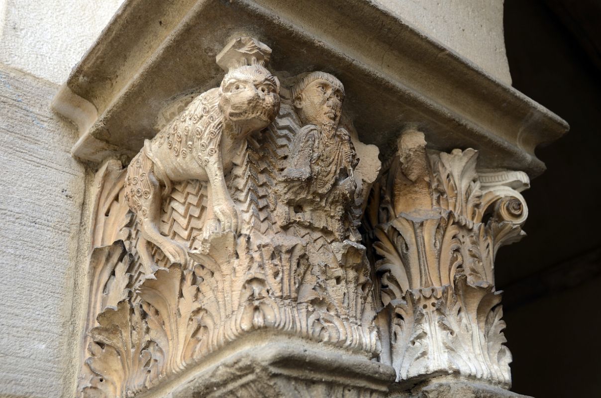 New York Cloisters 16 003 Saint-Guilhem-le-Desert Cloister - Carved Capital